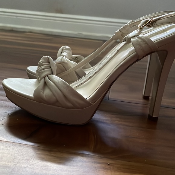 BCBG heels - Picture 2 of 6